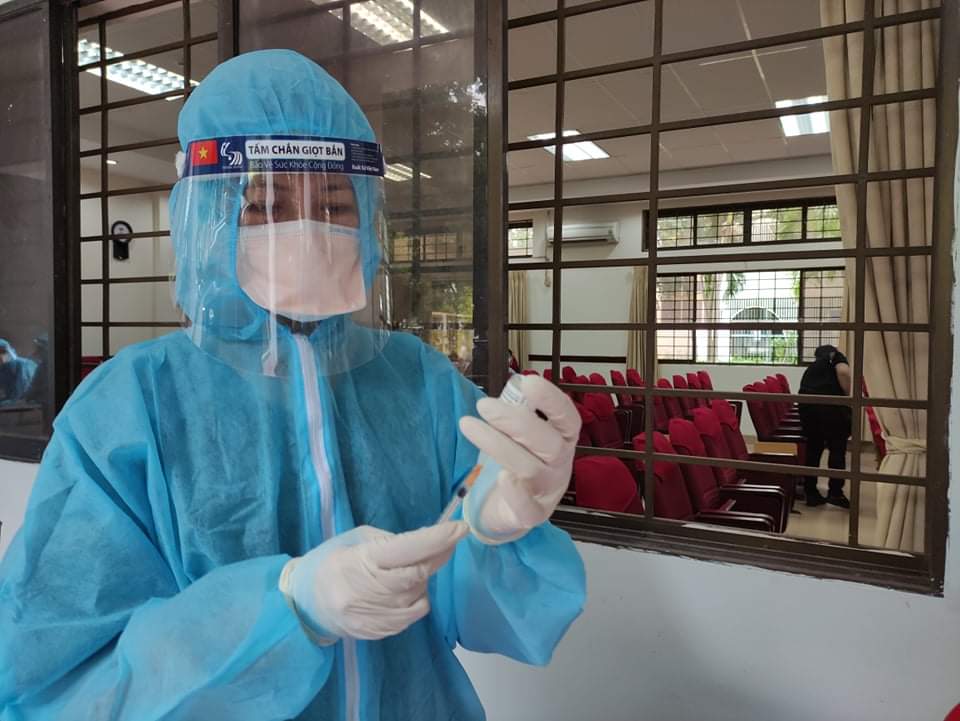 Tiêm mũi 1 xong bị Covid-19, lỡ tiêm luôn mũi 2, sức khỏe có bị ảnh hưởng không?