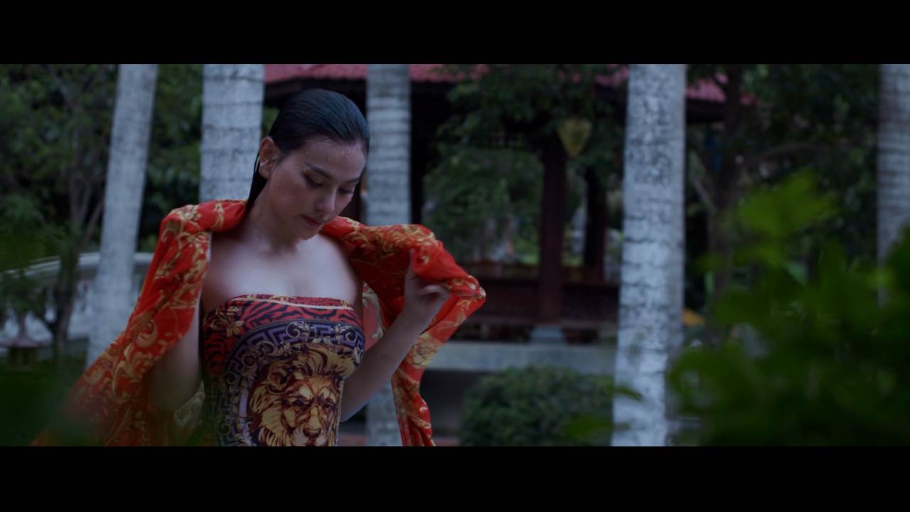 Thu Thủy sánh đôi cùng "trùm tội phạm" Ưng Hoàng Phúc