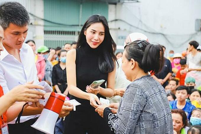 Nghệ sĩ phải minh bạch khi làm từ thiện, không trục lợi cá nhân