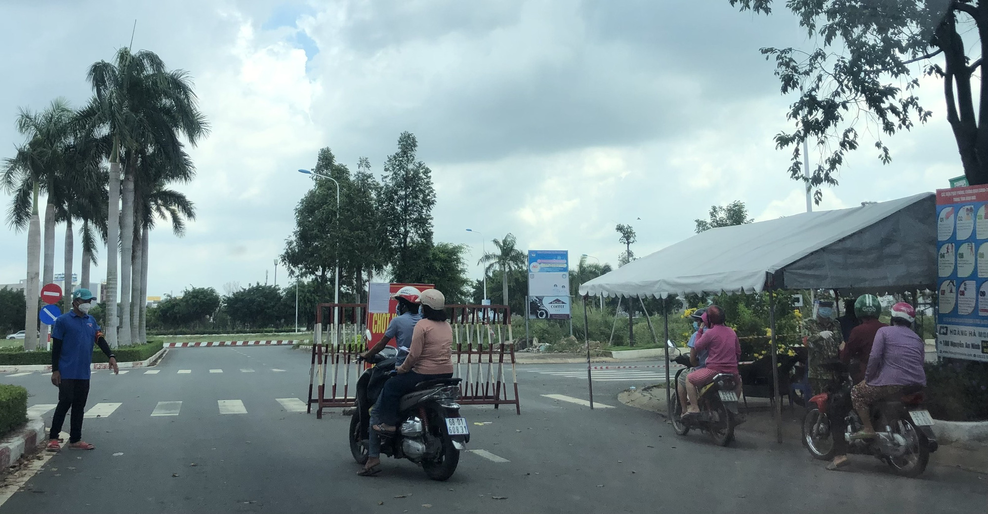 Bình Dương tính phương án cho người dân đã tiêm vắc-xin được ra đường