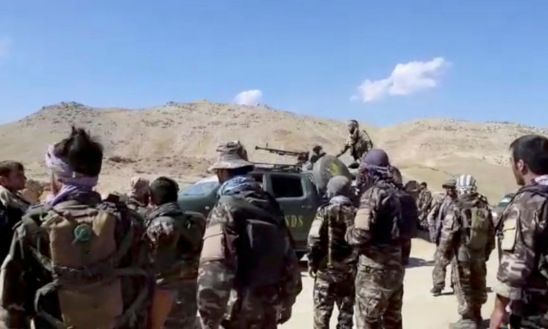Nội bộ Taliban lục đục, trùm tình báo Pakistan bay sang dàn xếp?
