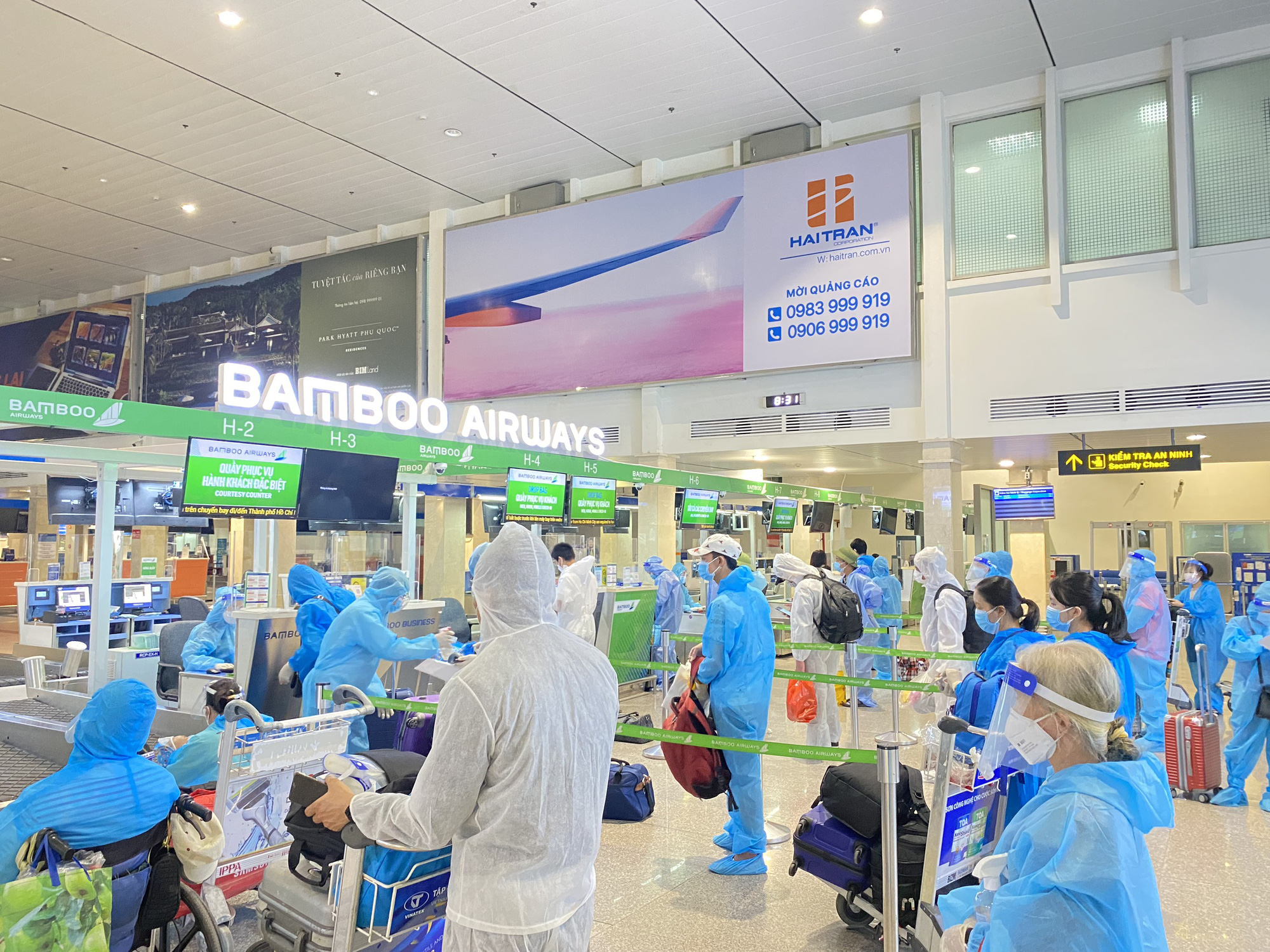 3 chuyến bay đ&oacute;n 616 c&ocirc;ng d&acirc;n Bắc Giang về qu&ecirc; - Ảnh 2.