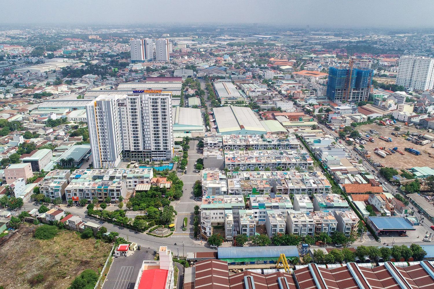 Thị trường địa ốc B&igrave;nh Dương khan hiếm căn hộ cao cấp &ldquo;vừa t&uacute;i tiền&rdquo; - Ảnh 1.