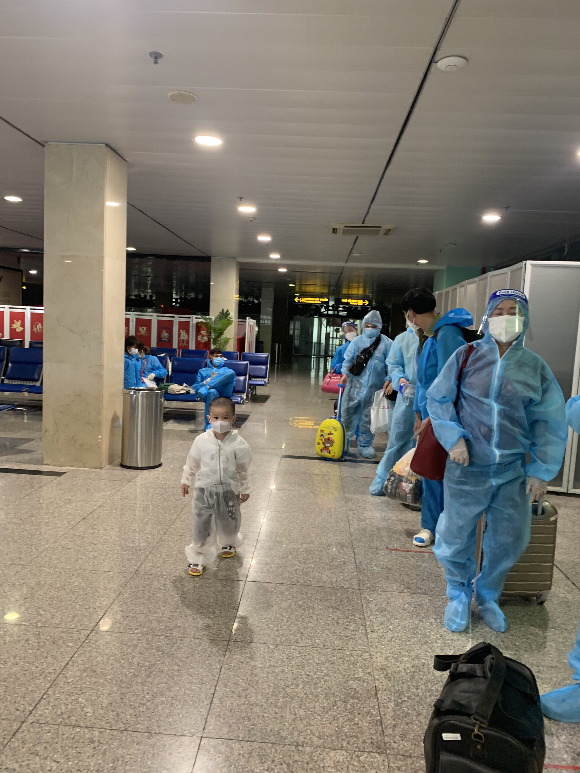 3 chuyến bay đ&oacute;n 616 c&ocirc;ng d&acirc;n Bắc Giang về qu&ecirc; - Ảnh 6.
