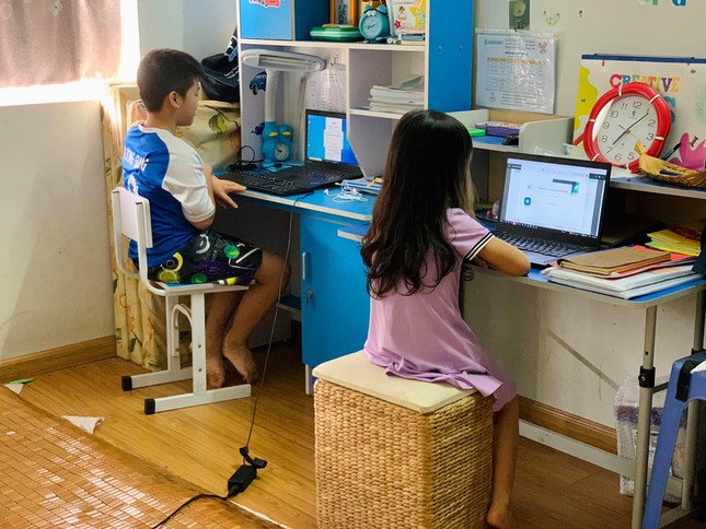 Laptop giá rẻ cháy hàng đầu năm học mới - Ảnh 2. Laptop giá rẻ cháy hàng đầu năm học mới - Ảnh 2.