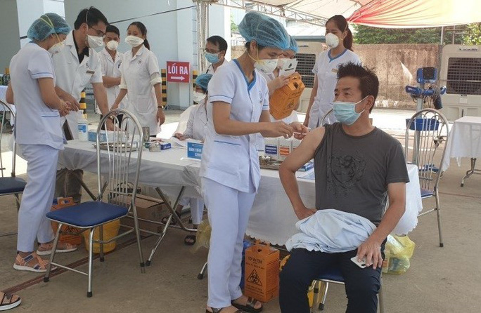 Sau khi nhận 500.000 liều, Hải Phòng đề nghị mượn thêm vắc-xin Vero Cell từ TP HCM