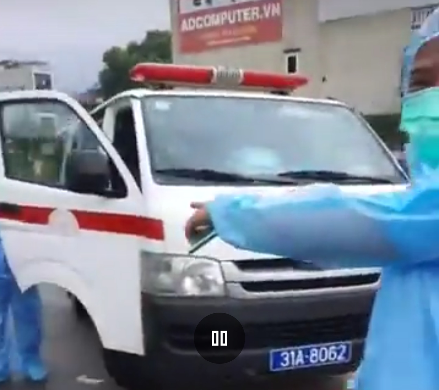 Chủ tịch huyện n&oacute;i g&igrave; về việc người đ&agrave;n &ocirc;ng ở v&ugrave;ng c&aacute;ch ly y tế tử vong khi đi cấp cứu? - Ảnh 1.