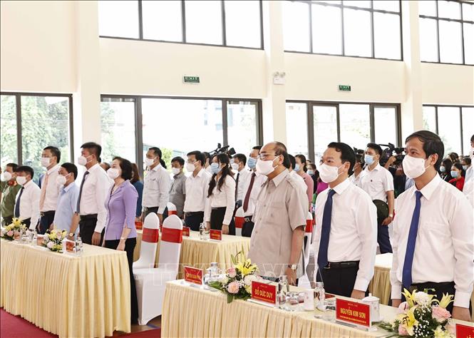 Chủ tịch nước đ&aacute;nh trống khai giảng tại Trường Phổ th&ocirc;ng D&acirc;n tộc nội tr&uacute; THPT tỉnh Y&ecirc;n B&aacute;i - Ảnh 3.