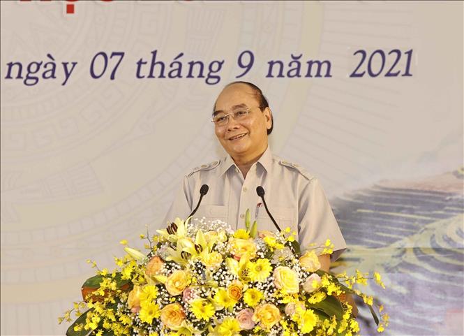 Chủ tịch nước đ&aacute;nh trống khai giảng tại Trường Phổ th&ocirc;ng D&acirc;n tộc nội tr&uacute; THPT tỉnh Y&ecirc;n B&aacute;i - Ảnh 5.