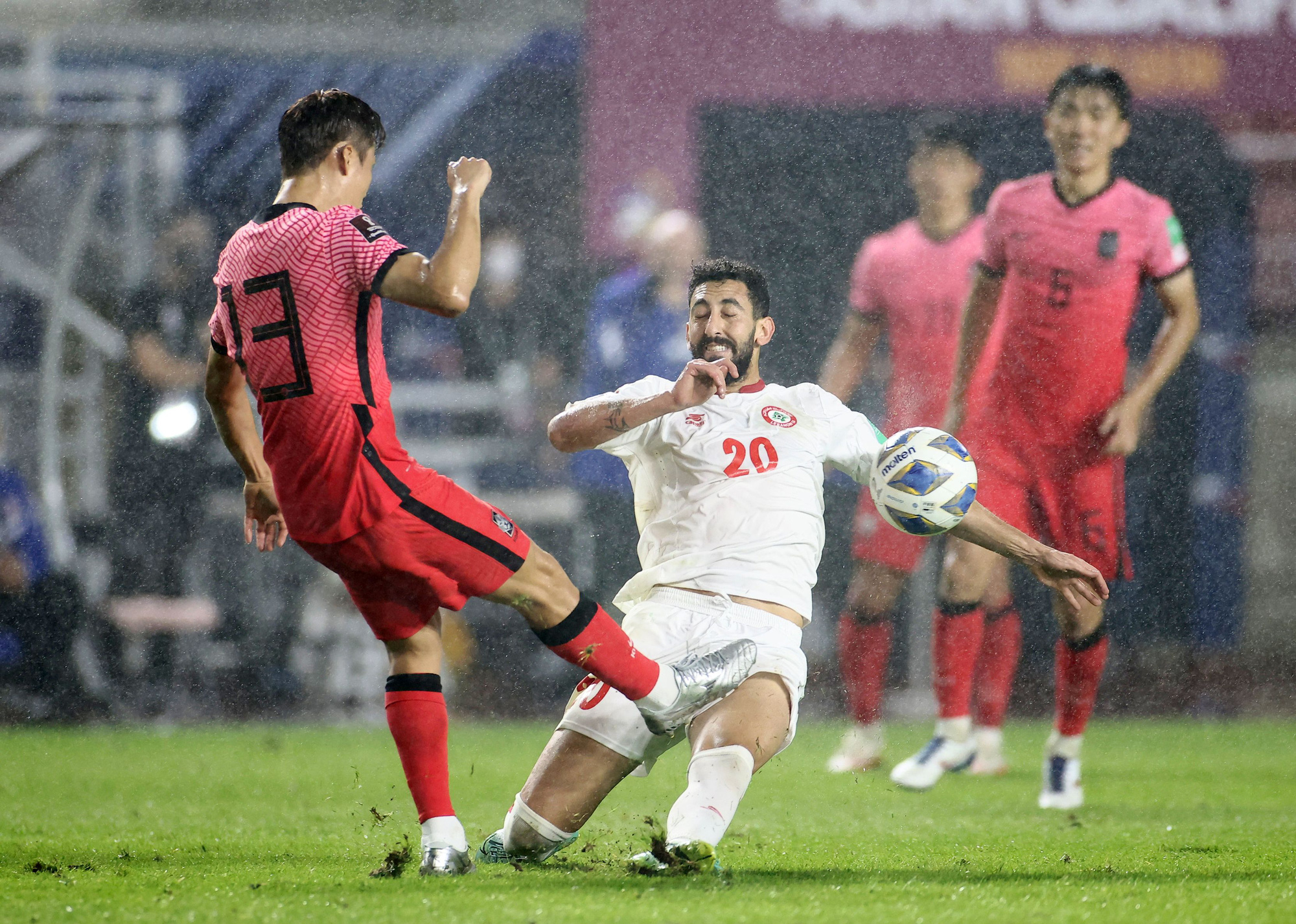 Vắng Son Heung-min, tuyển H&agrave;n Quốc nhọc nhằn thắng Lebanon - Ảnh 3.