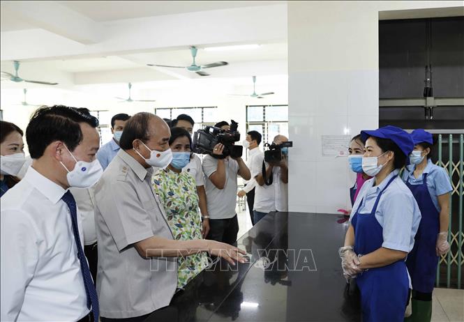 Chủ tịch nước đ&aacute;nh trống khai giảng tại Trường Phổ th&ocirc;ng D&acirc;n tộc nội tr&uacute; THPT tỉnh Y&ecirc;n B&aacute;i - Ảnh 11.