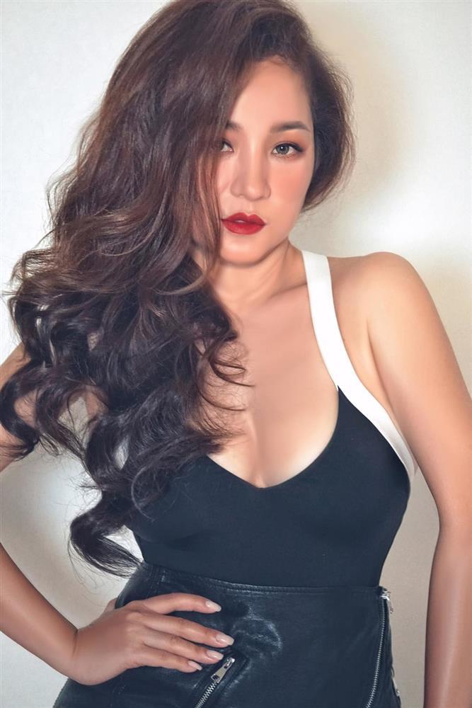 Nghệ sĩ hài Thúy Nga xả ảnh bốc lửa ở tuổi 45 - Ảnh 5.