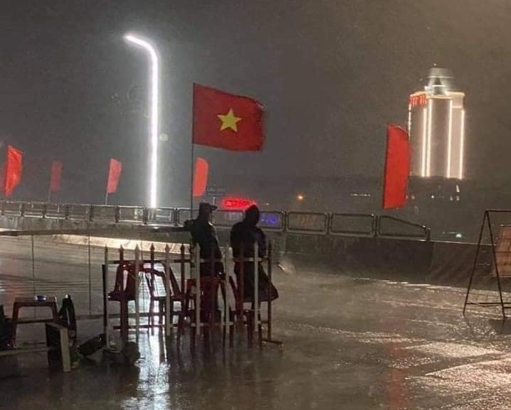 Quảng B&igrave;nh l&agrave;m g&igrave; để vừa ph&ograve;ng chống dịch Covid-19 vừa ứng ph&oacute; b&atilde;o Conson sắp đổ bộ? - Ảnh 2.