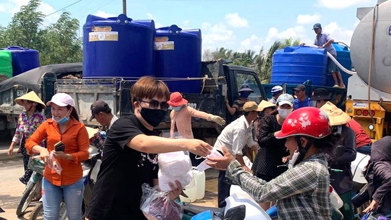 Sau Trấn Th&agrave;nh, MC Đại Nghĩa v&agrave; mẹ Hồ Ngọc H&agrave; l&ecirc;n tiếng về sao k&ecirc; tiền từ thiện - Ảnh 3.