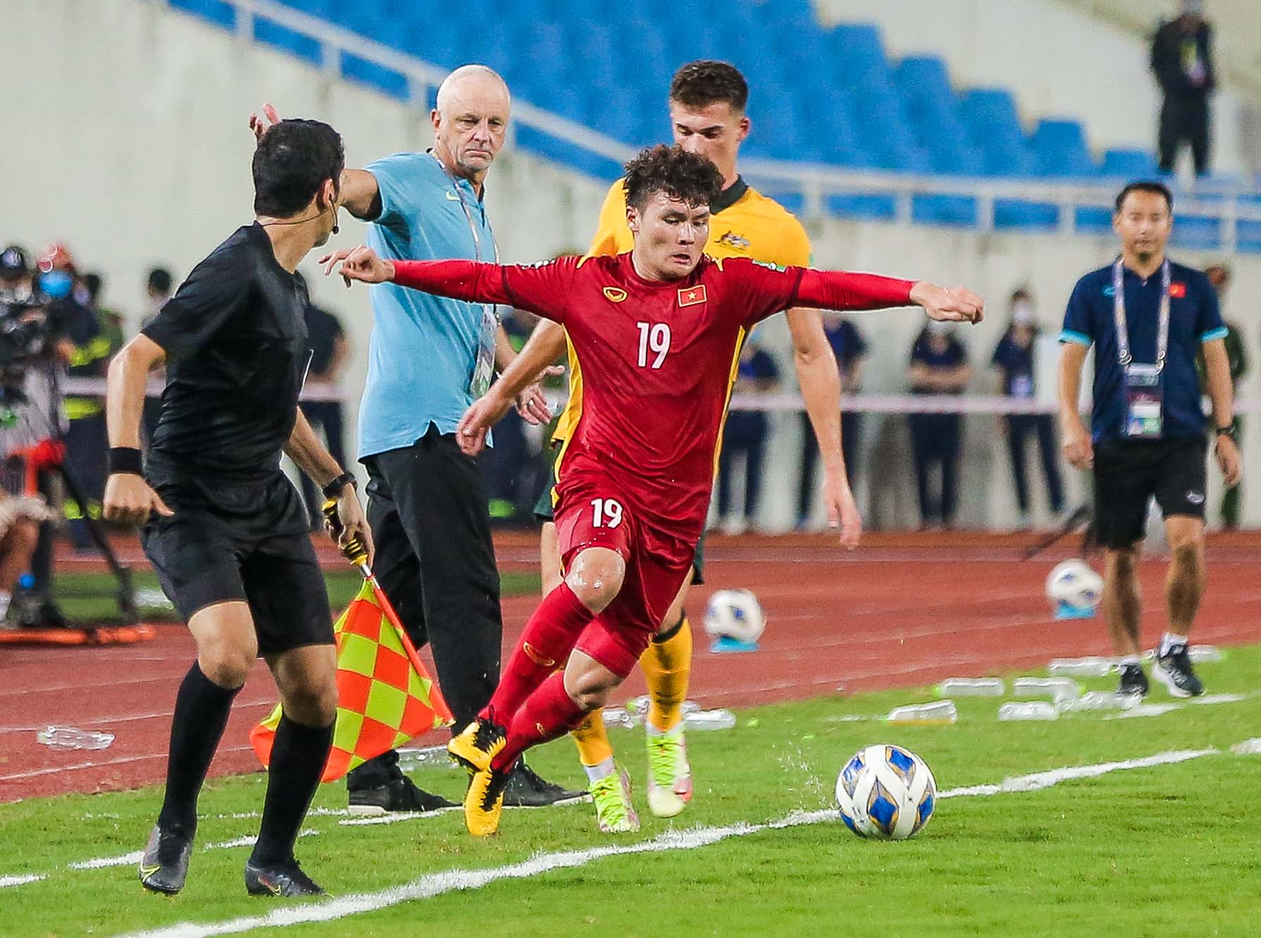 HLV Park Hang-seo n&oacute;i g&igrave; về t&igrave;nh huống bị VAR từ chối quả penalty - Ảnh 13.