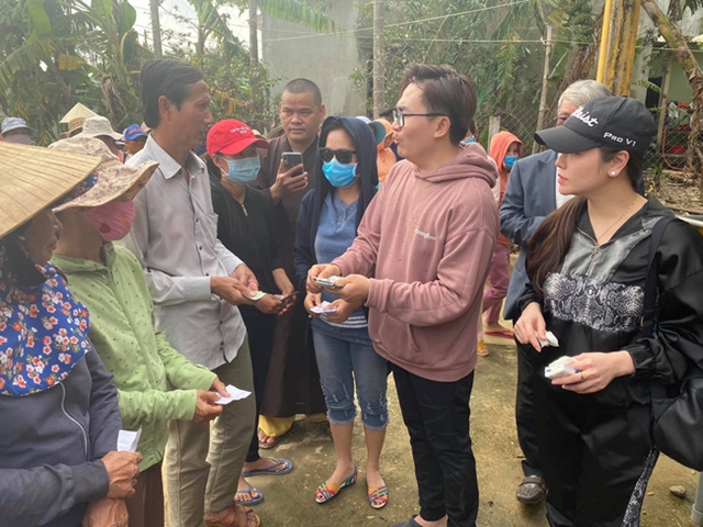 Sau Trấn Th&agrave;nh, MC Đại Nghĩa v&agrave; mẹ Hồ Ngọc H&agrave; l&ecirc;n tiếng về sao k&ecirc; tiền từ thiện - Ảnh 1.
