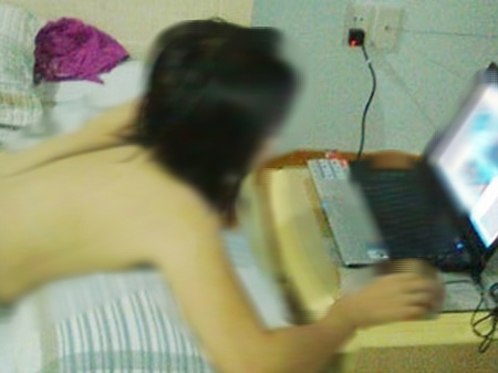 Cô gái bị tống tiền bằng clip "chat sex"