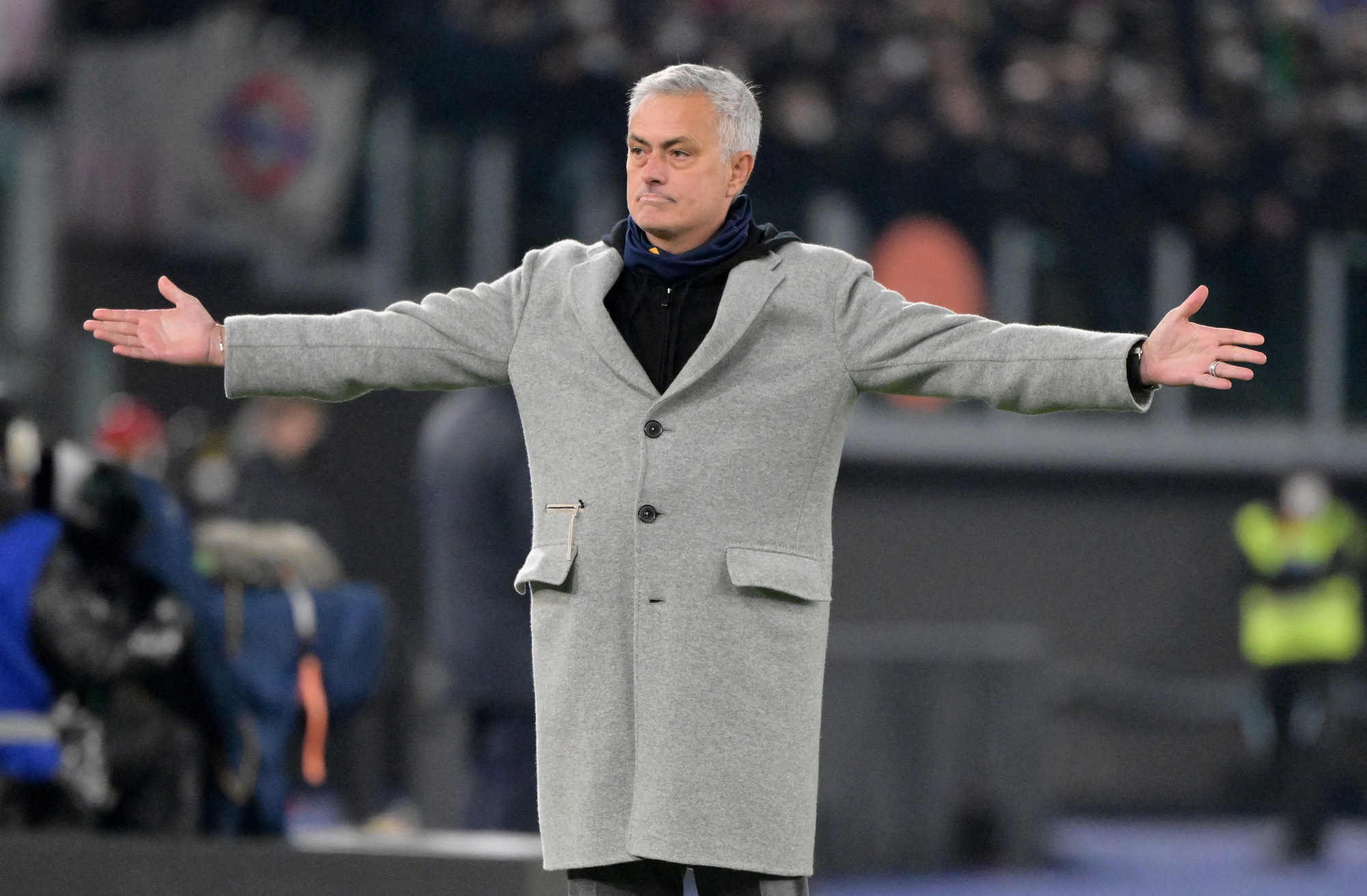 Người đặc biệt Mourinho n&oacute;i g&igrave; sau khi lại bị đ&aacute;nh bại? - Ảnh 4.