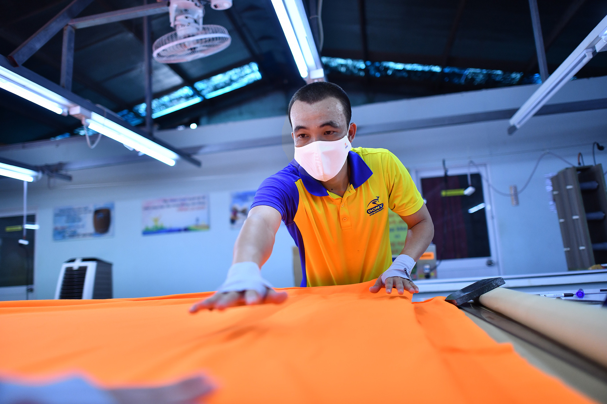Hưởng trợ cấp thất nghiệp trên mức lương nào?