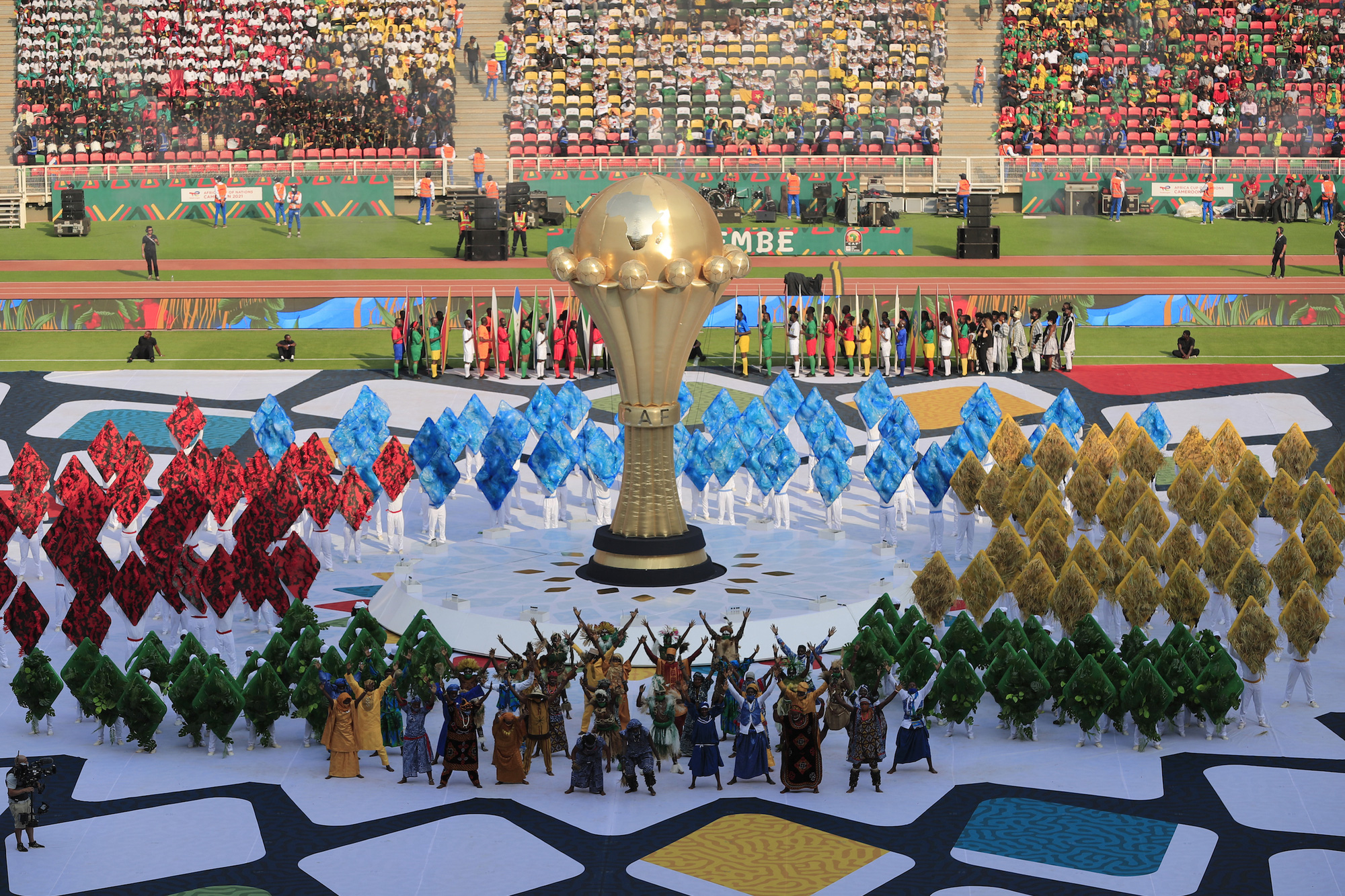Chủ nh&agrave; Cameroon ngược d&ograve;ng, hạ Burkina Faso mở m&agrave;n CAN 2021 - Ảnh 3.
