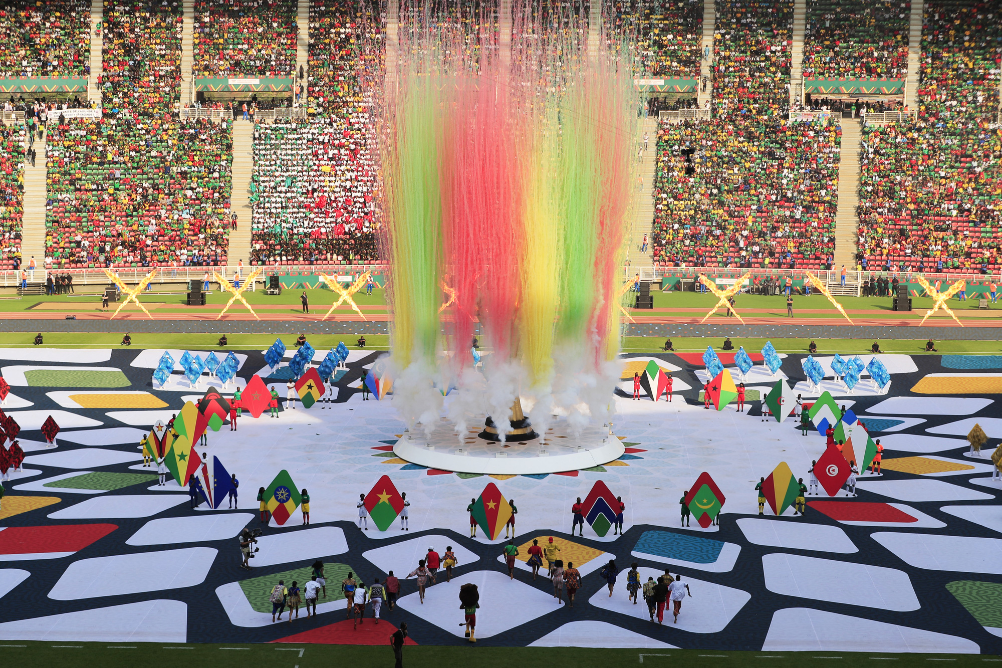 Chủ nh&agrave; Cameroon ngược d&ograve;ng, hạ Burkina Faso mở m&agrave;n CAN 2021 - Ảnh 1.