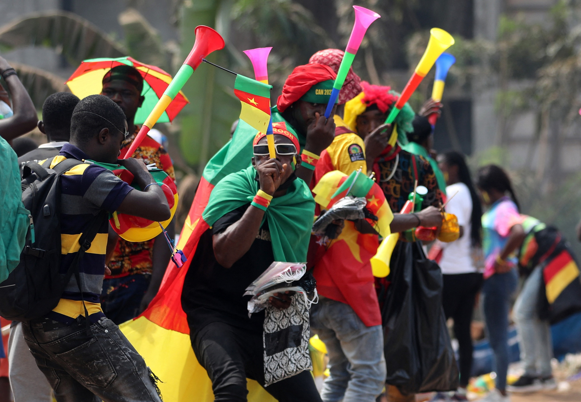 Chủ nh&agrave; Cameroon ngược d&ograve;ng, hạ Burkina Faso mở m&agrave;n CAN 2021 - Ảnh 7.