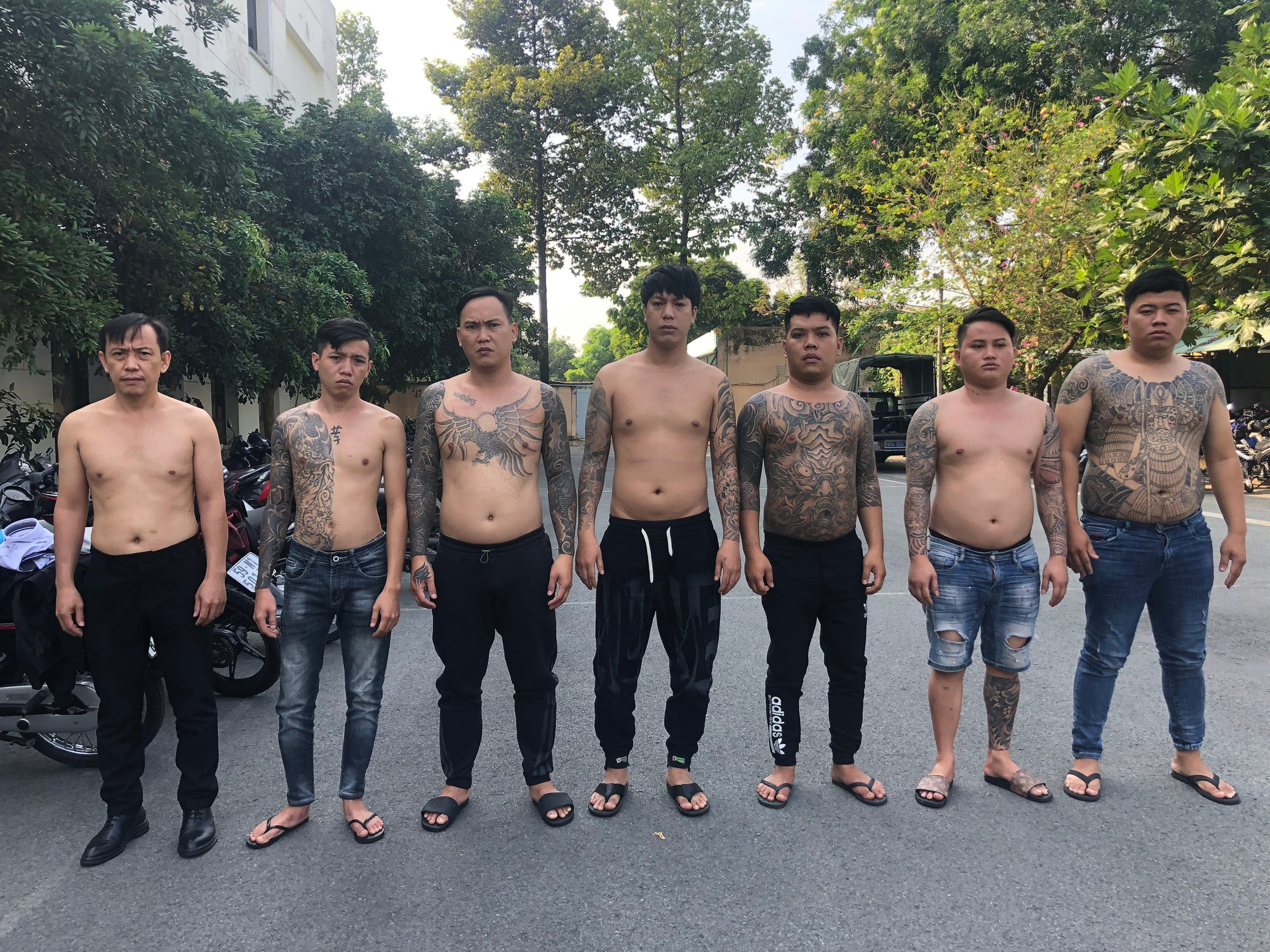 Đằng sau vụ giám đốc bị giang hồ tấn công tại nhà riêng ở TP HCM - Ảnh 1.