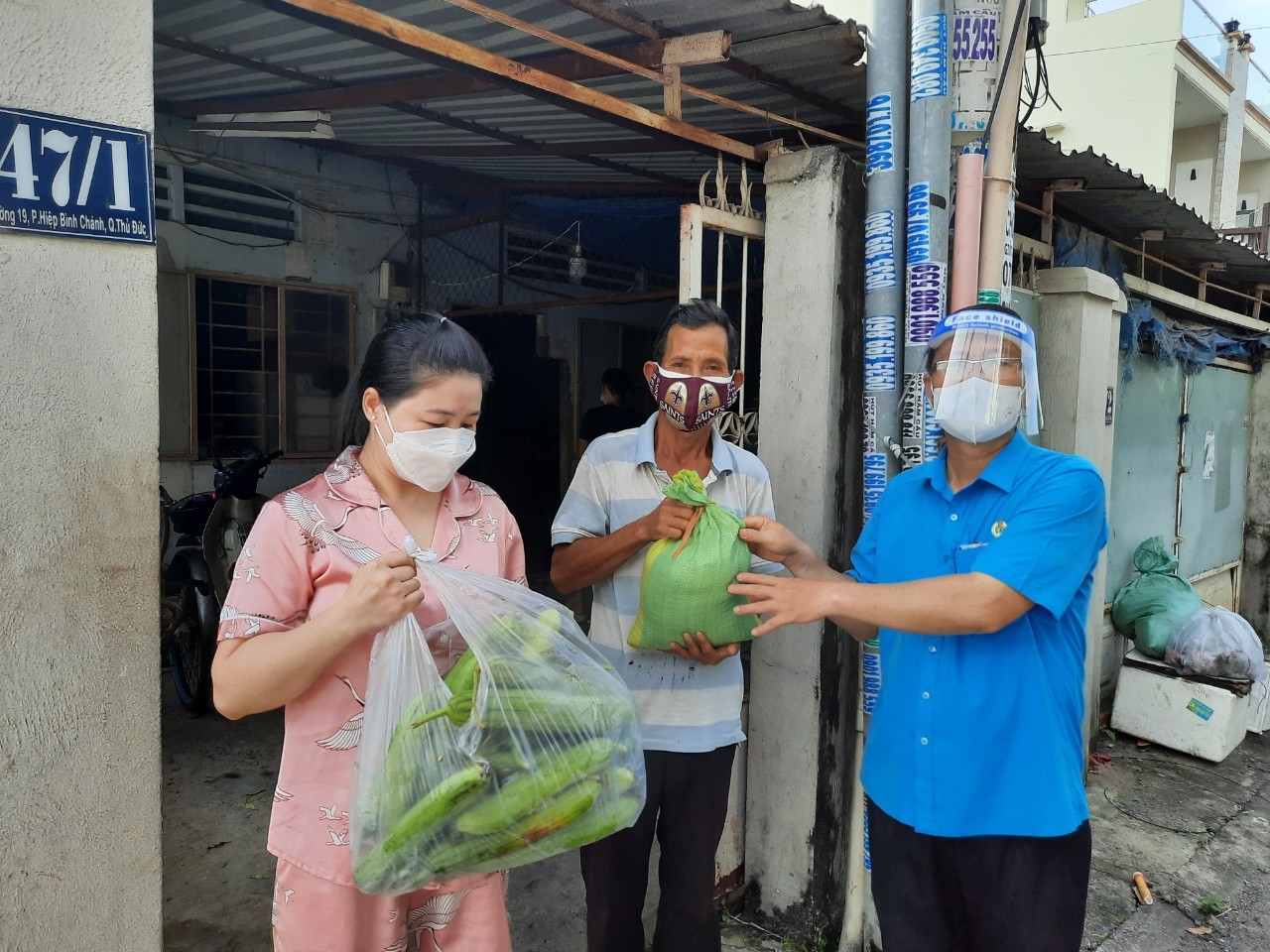 C&ocirc;ng đo&agrave;n vượt kh&oacute;, s&aacute;ng tạo v&igrave; đo&agrave;n vi&ecirc;n - lao động - Ảnh 1.