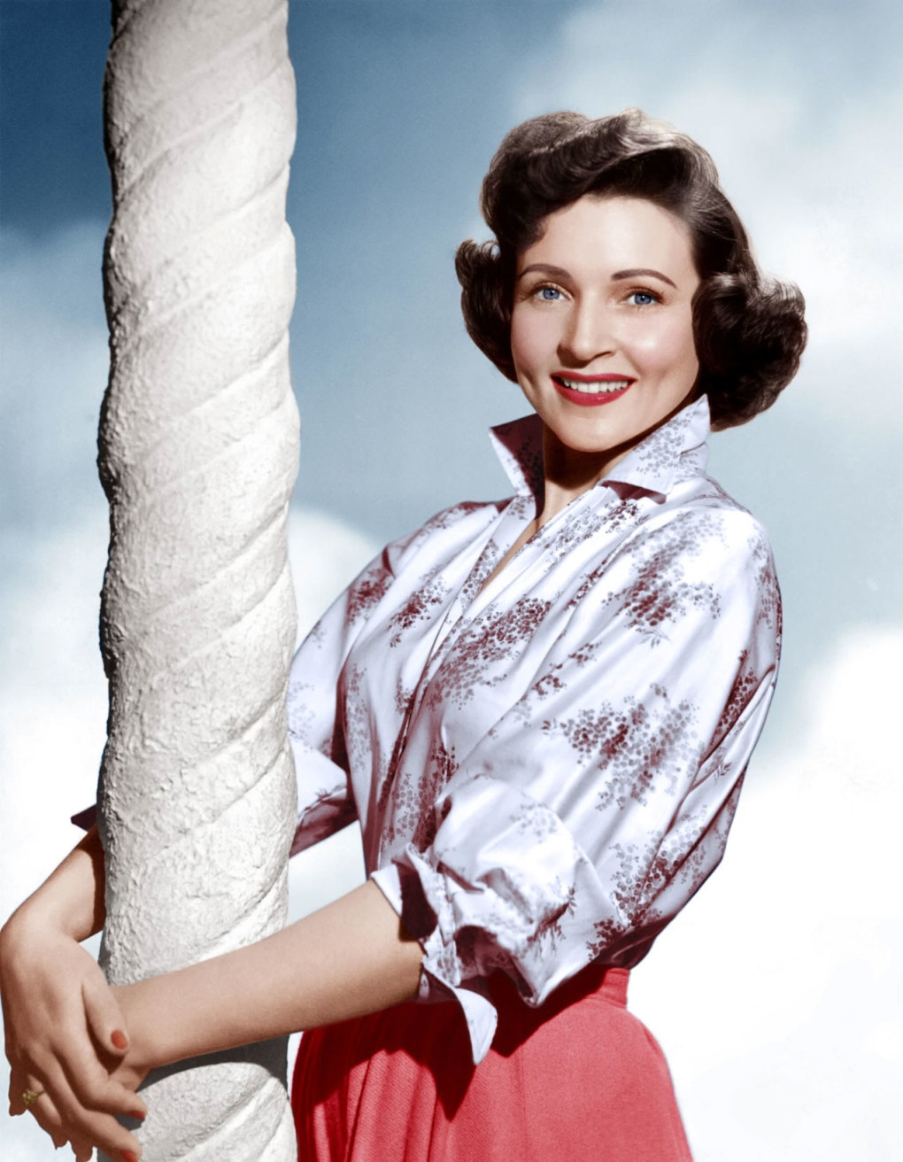H&eacute; lộ nguy&ecirc;n nh&acirc;n minh tinh Betty White qua đời trong l&uacute;c ngủ - Ảnh 3.