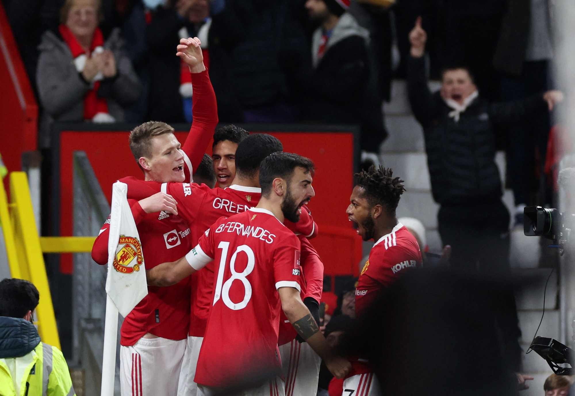 Thắng nghẹt thở Aston Villa, Man United thẳng tiến vòng 4 FA Cup