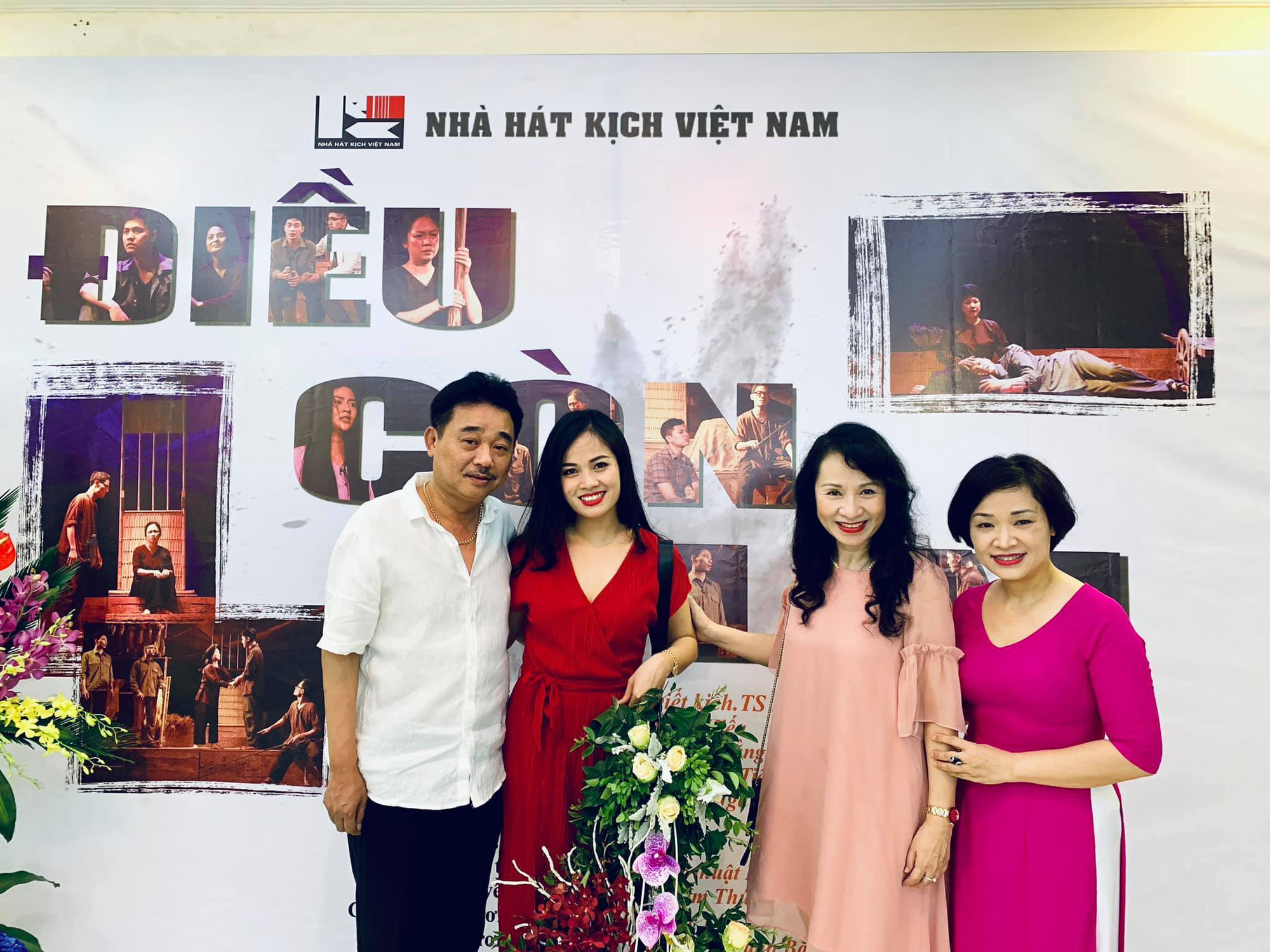 Cuộc sống độc th&acirc;n vui vẻ của diễn vi&ecirc;n Quốc Kh&aacute;nh ở tuổi 60 - Ảnh 12.