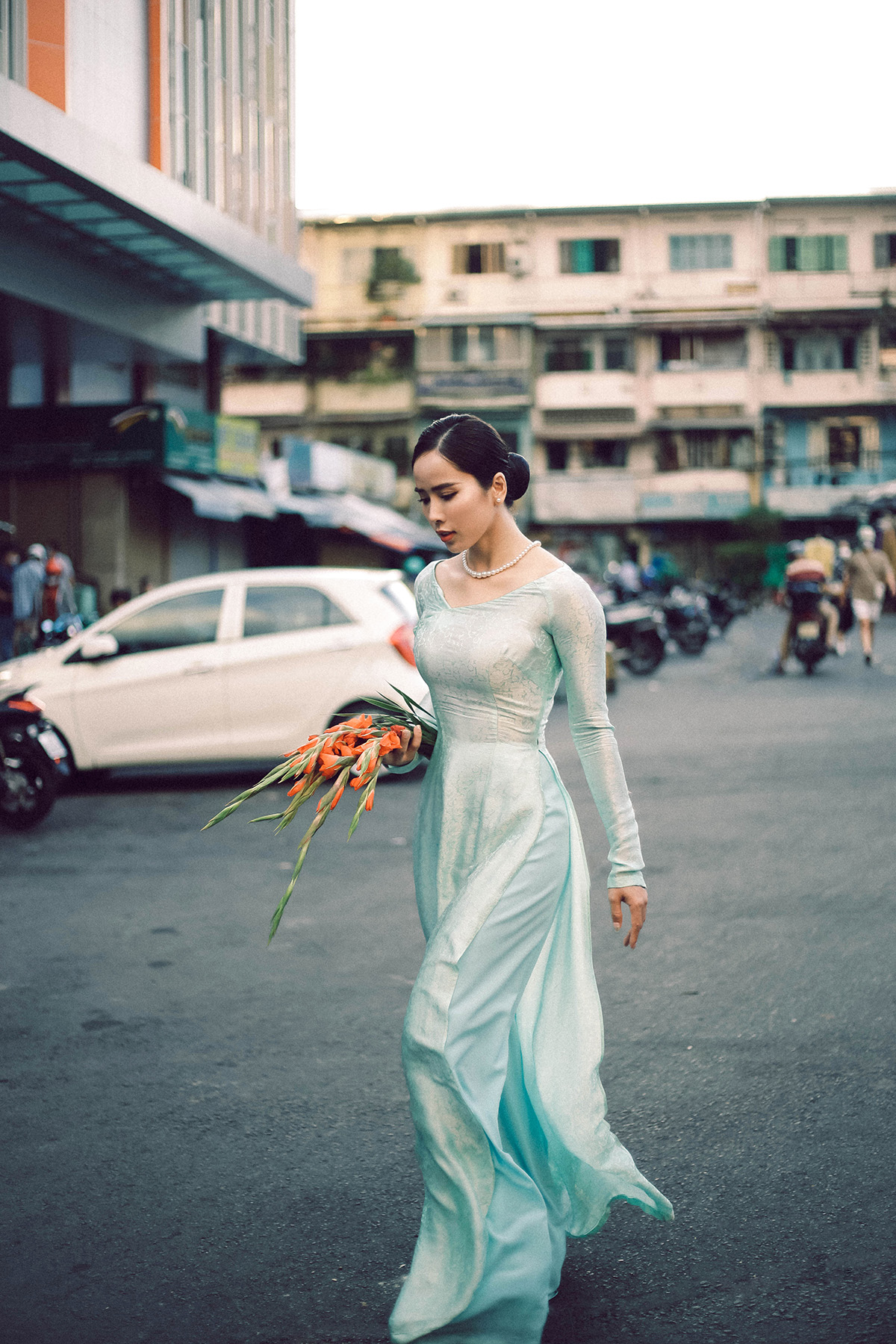 Diễn viên Bella Mai đẹp ngọt ngào trong áo dài đón Tết - Ảnh 6.