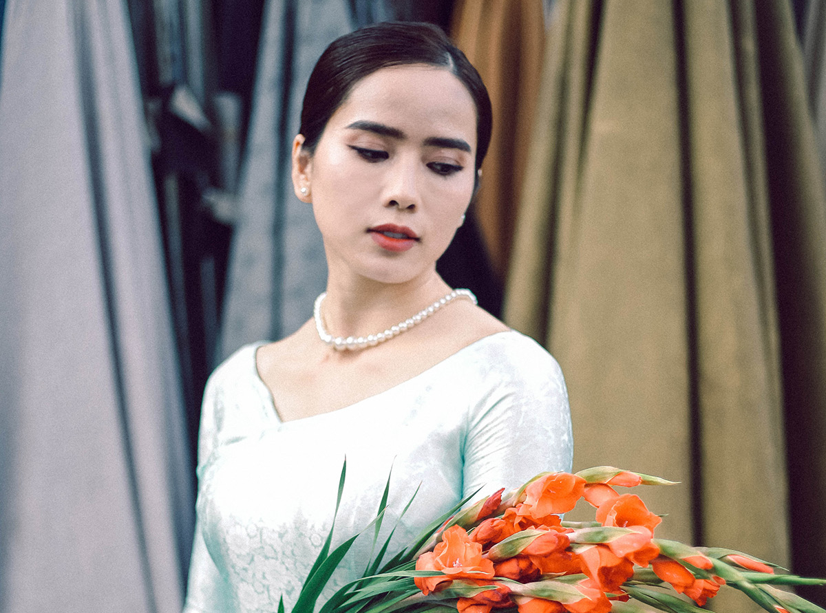 Diễn viên Bella Mai đẹp ngọt ngào trong áo dài đón Tết