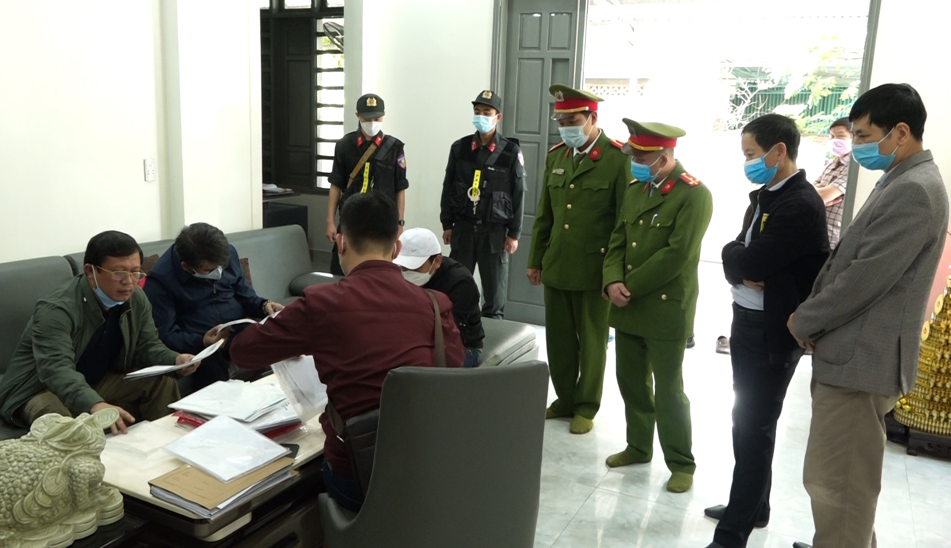 H&agrave;ng trăm người ở Quảng B&igrave;nh phải vay nặng l&atilde;i đến 228%/năm - Ảnh 3.