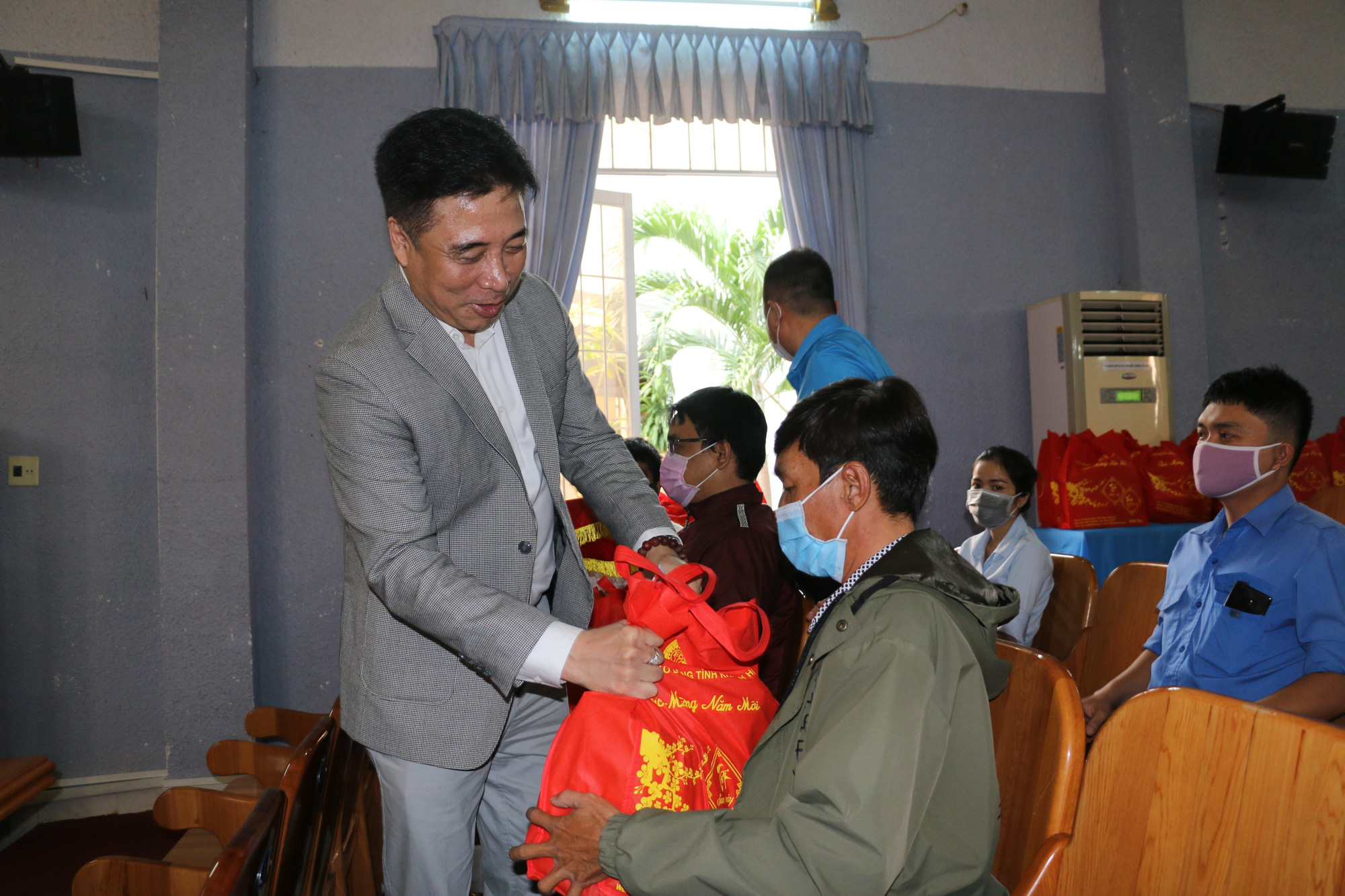 Khánh Hoà: Công nhân khó khăn vui Tết Sum vầy - Ảnh 3.