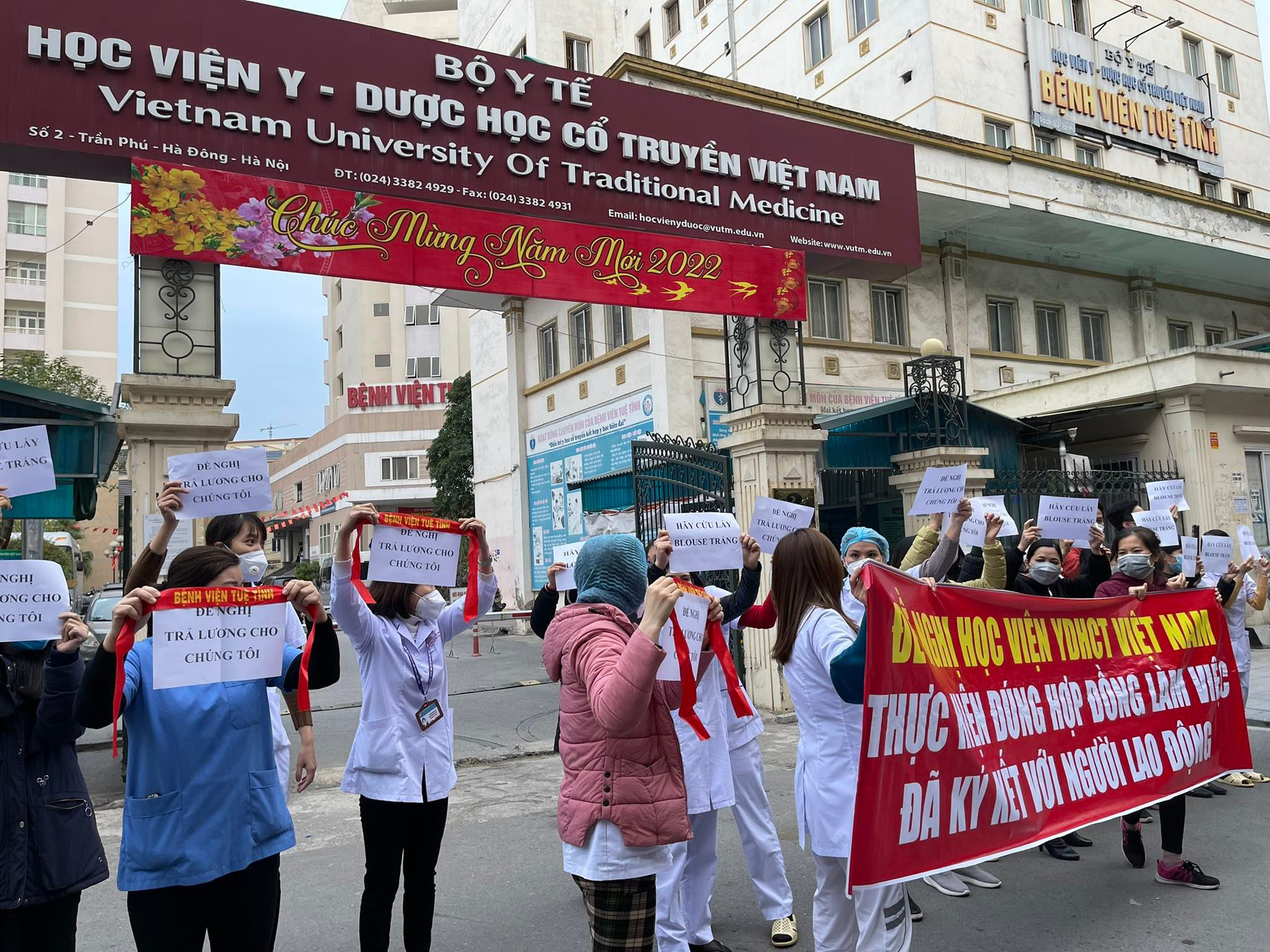 L&atilde;nh đạo học viện k&ecirc;u cứu Bộ Y tế vụ trả lương cho nh&acirc;n vi&ecirc;n Bệnh viện Tuệ Tĩnh - Ảnh 2.