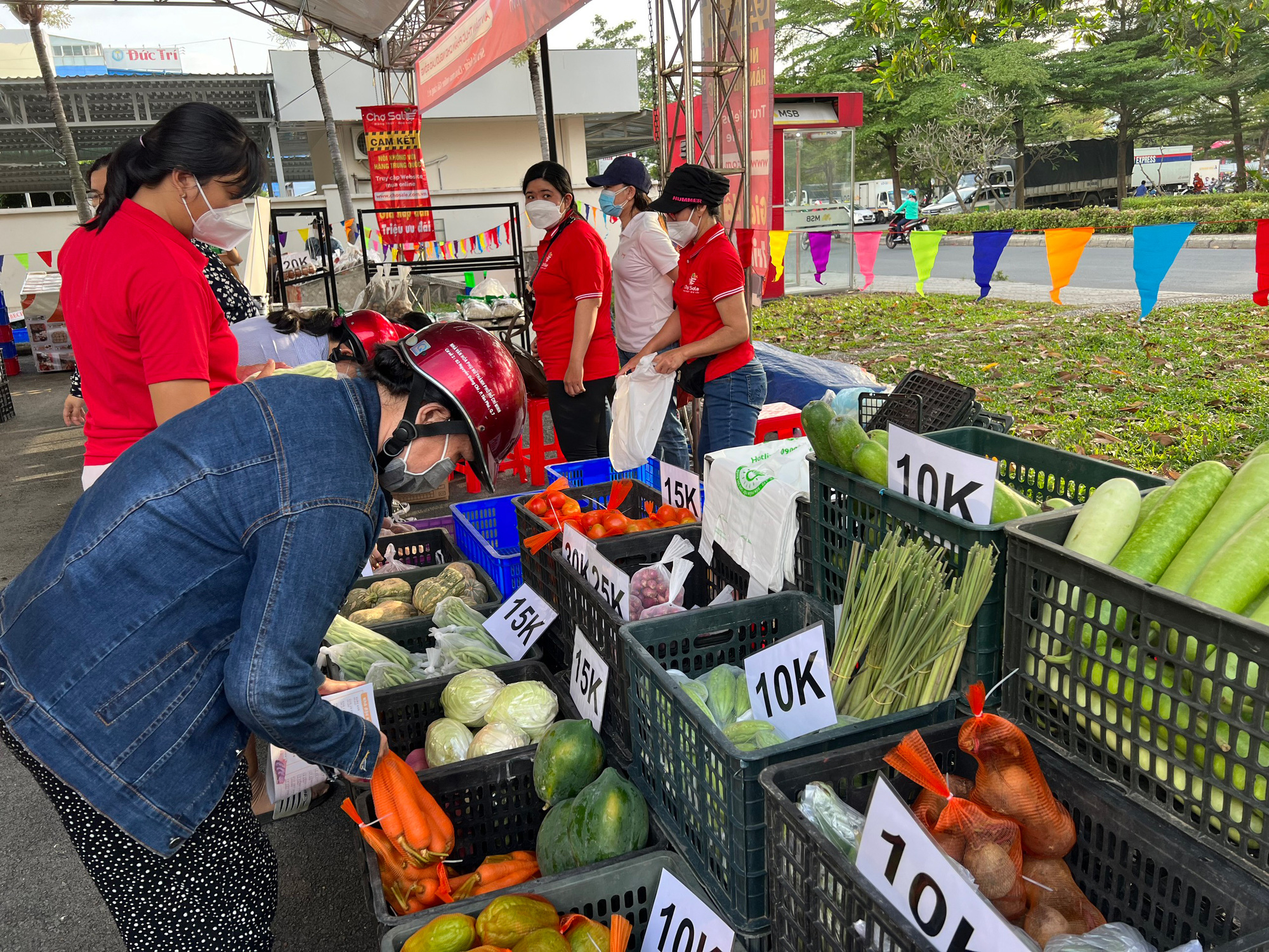 Nhiều hoạt động chăm lo, hỗ trợ công nhân dịp Tết - Ảnh 1.