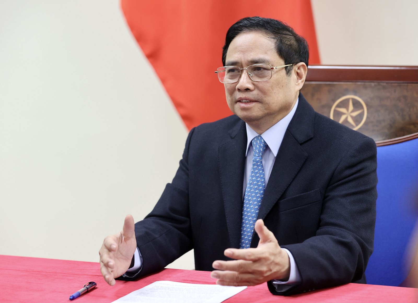 Thủ tướng Phạm Minh Chính và Thủ tướng Trung Quốc điện đàm, giải quyết vấn đề ách tắc hàng hóa tại cửa khẩu