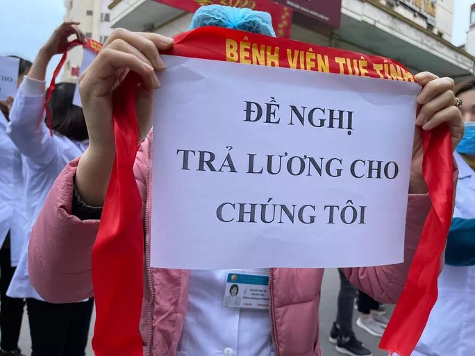 Vụ nợ lương nhân viên Bệnh viện Tuệ Tĩnh: Đề nghị hỗ trợ mỗi người 2 triệu đồng