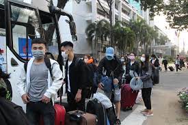 Để về quê đón Tết được vui...