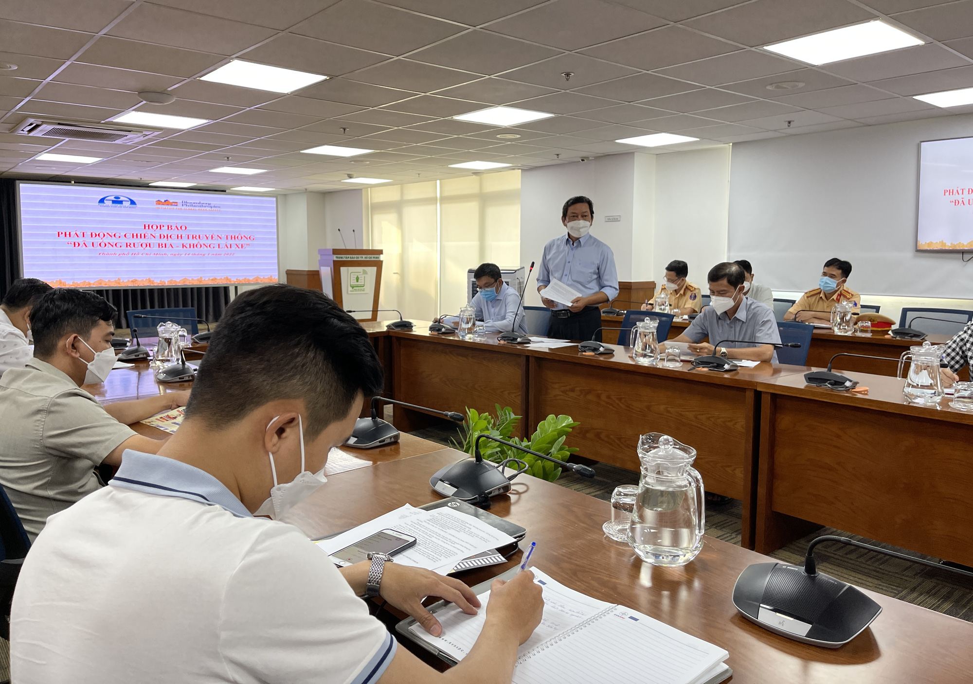 TP Thủ Đức: Đưa cam kết h&agrave;ng qu&aacute;n kh&ocirc;ng để người say xỉn điều khiển phương tiện rời đi v&agrave;o khu&ocirc;n khổ - Ảnh 3.