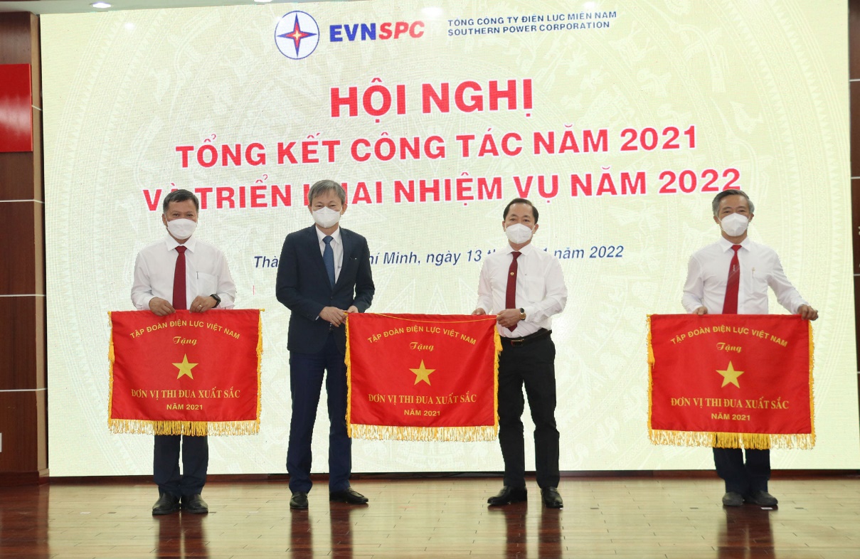 Năm 2021: EVNSPC thực hiện tốt mục ti&ecirc;u bảo đảm cấp điện v&agrave; chống dịch hiệu quả - Ảnh 5.