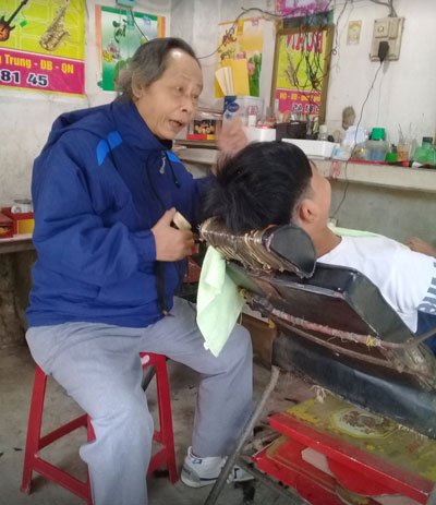 Quán hớt tóc ngày nào của cha
