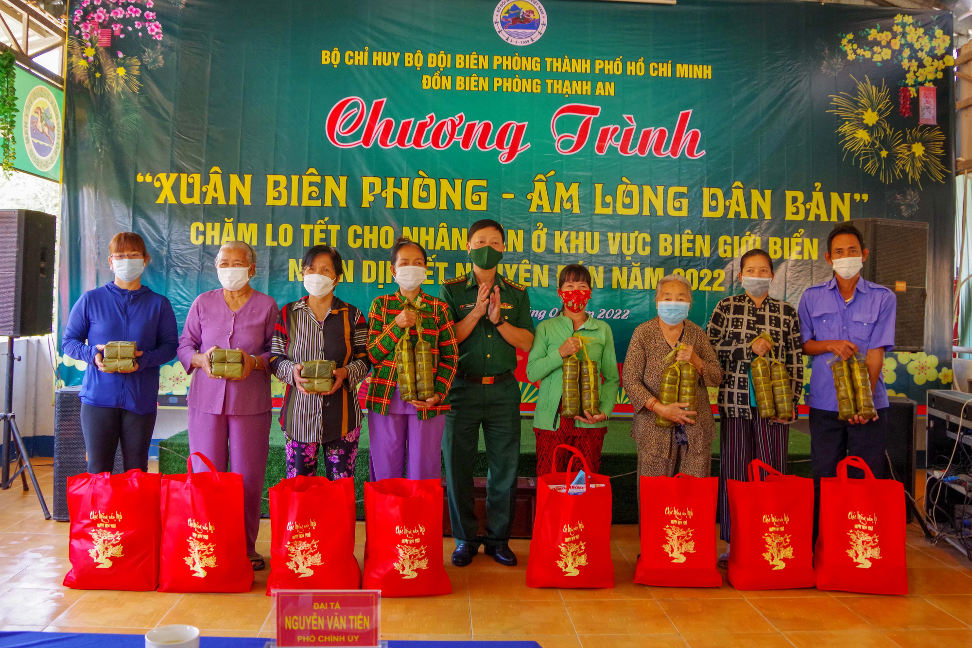 "Xuân biên phòng ấm lòng dân bản" đến xã đảo Thạnh An - TP HCM
