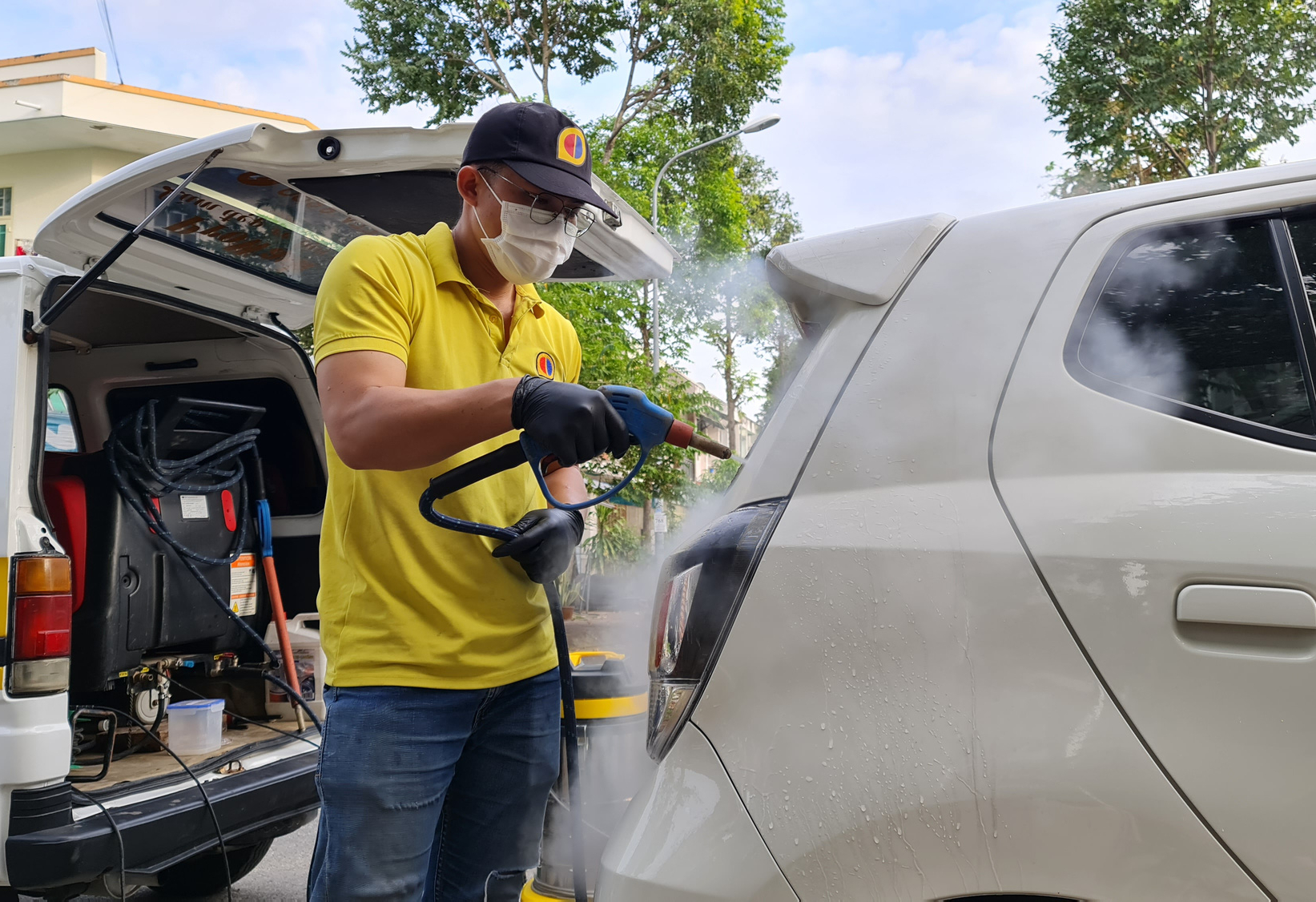 Khởi nghiệp với mô hình rửa ôtô bằng công nghệ hơi nước nóng
