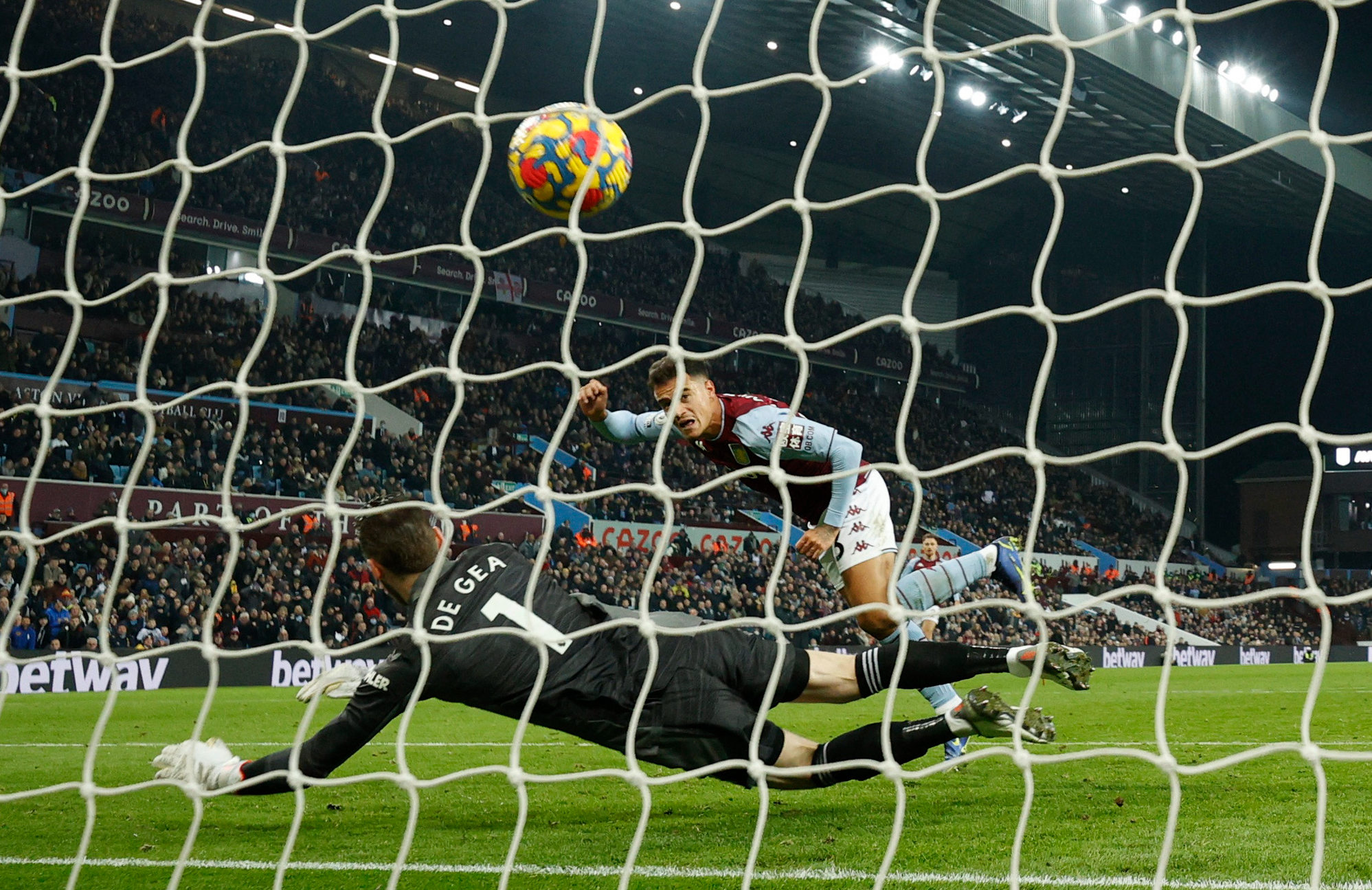 Coutinho rực s&aacute;ng ng&agrave;y t&aacute;i xuất, Man United &ocirc;m hận ở Villa Park - Ảnh 6.