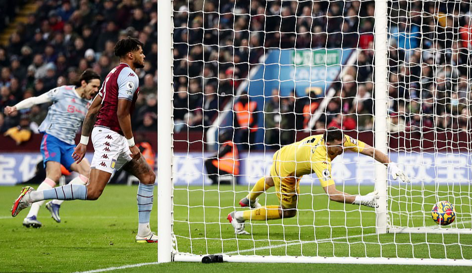 Coutinho rực s&aacute;ng ng&agrave;y t&aacute;i xuất, Man United &ocirc;m hận ở Villa Park - Ảnh 2.