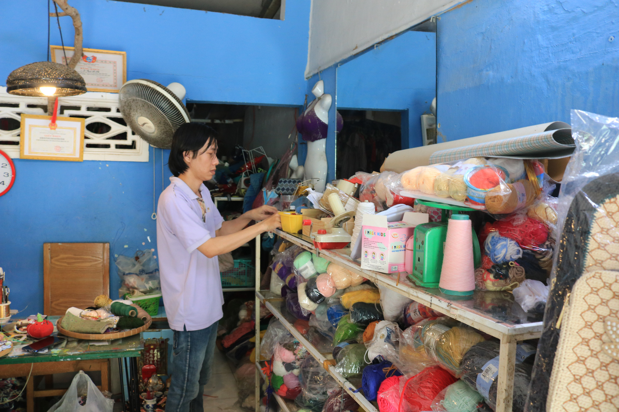 Biến h&oacute;a len, sợi th&agrave;nh sản phẩm độc đ&aacute;o - Ảnh 2.
