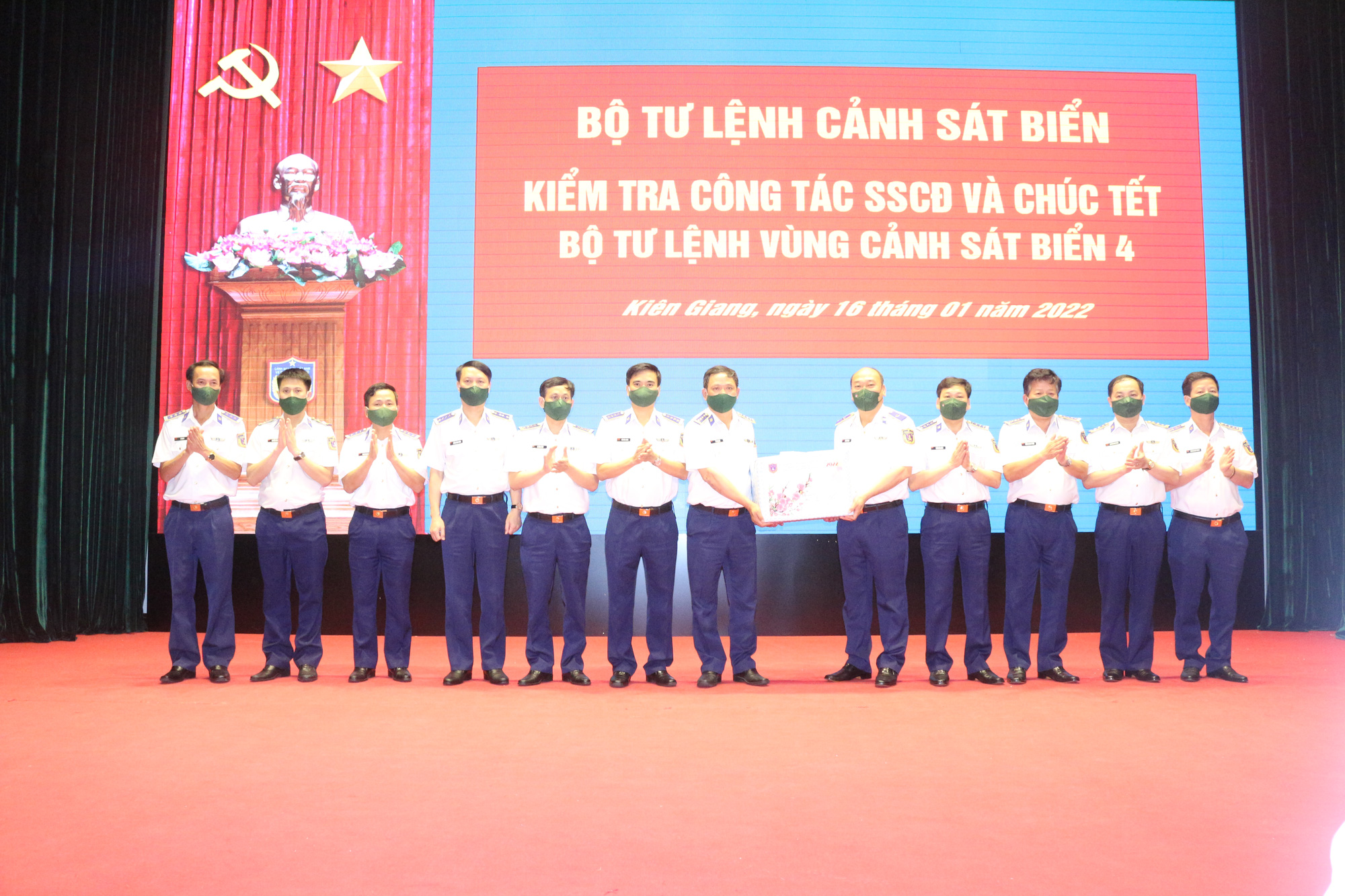 Thiếu tướng Lê Quang Đạo thăm và chúc Tết Vùng Cảnh sát biển 4
