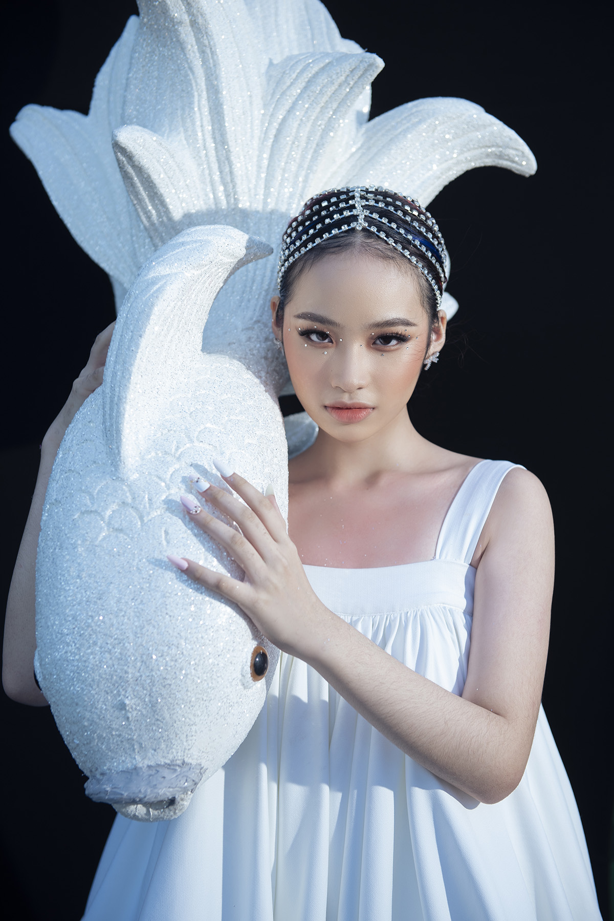 Mẫu nh&iacute; Bảo H&agrave; thần th&aacute;i cuốn h&uacute;t tr&ecirc;n s&agrave;n catwalk - Ảnh 9.